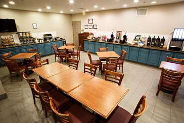 هتل Country Inn & Suites By Radisson, Harrisburg West Mechanicsburg