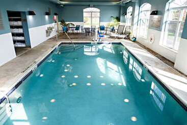 هتل Country Inn & Suites By Radisson, Harrisburg West Mechanicsburg
