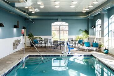 هتل Country Inn & Suites By Radisson, Harrisburg West Mechanicsburg
