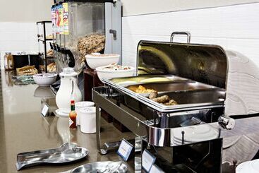 هتل Country Inn & Suites By Radisson, Harrisburg West Mechanicsburg