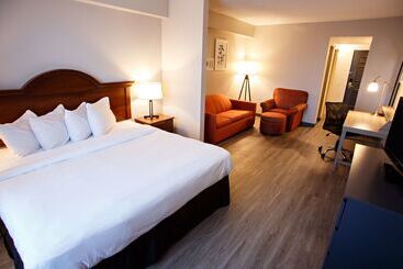 هتل Country Inn & Suites By Radisson, Harrisburg West Mechanicsburg