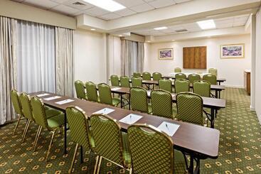 هتل Country Inn & Suites By Radisson, Harrisburg West Mechanicsburg