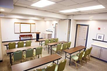 هتل Country Inn & Suites By Radisson, Harrisburg West Mechanicsburg