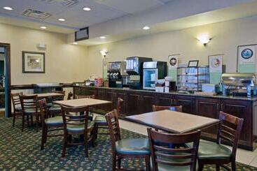 هتل Country Inn & Suites By Radisson, Newport News South, Va