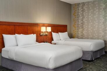 ホテル Courtyard By Marriott Akron Stow