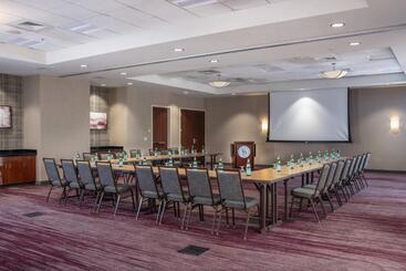 هتل Courtyard By Marriott Newark University Of Delaware
