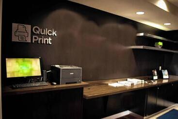 هتل Courtyard Salina