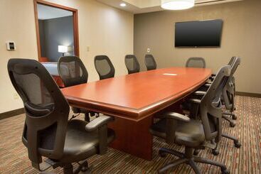 هتل Drury Inn & Suites Dayton North