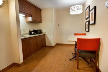 هتل Drury Inn & Suites Dayton North