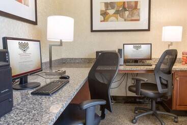 هتل Drury Inn & Suites Dayton North