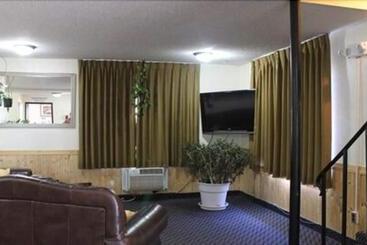 هتل East Grand Inn