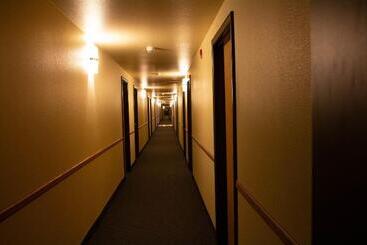 هتل East Grand Inn