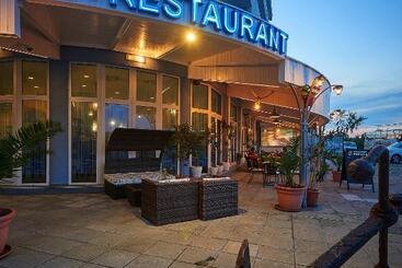Family Hotel Regata
