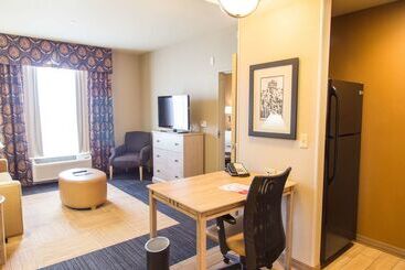هتل Hampton Inn & Suites Dodge City