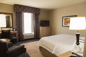 هتل Hampton Inn & Suites Dodge City