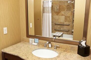 هتل Hampton Inn & Suites By Hilton Fargo Medical Center
