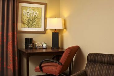 هتل Hampton Inn & Suites By Hilton Fargo Medical Center