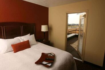 هتل Hampton Inn & Suites By Hilton Fargo Medical Center