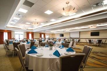هتل Hilton Garden Inn Watertown/thousand Islands