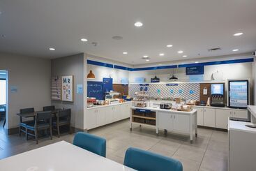 هتل Holiday Inn Express & Suites Marquette, An Ihg