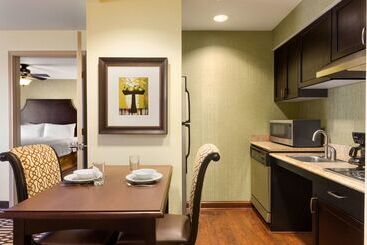 هتل Homewood Suites By Hilton Lafayette, La