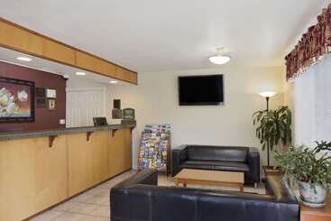 هتل Howard Johnson By Wyndham Salem