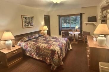 هتل Mountain Sports Inn