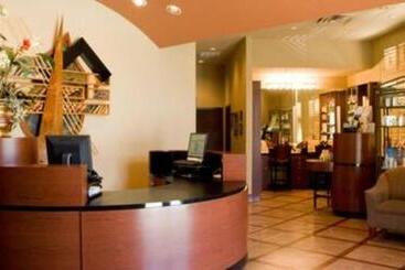 هتل The Sanford House Inn & Spa