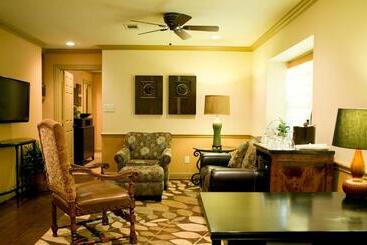 هتل The Sanford House Inn & Spa