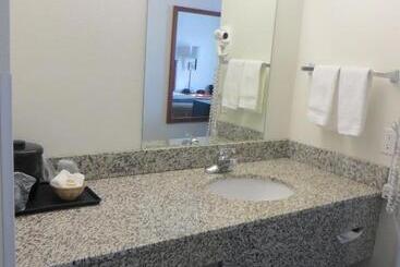 هتل Travelodge By Wyndham Missouri Valley