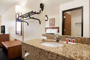 هتل Travelodge By Wyndham North Platte