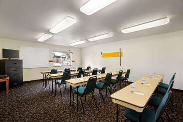 هتل Travelodge By Wyndham North Platte