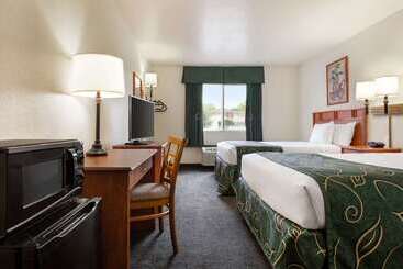هتل Travelodge By Wyndham North Platte