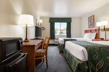 هتل Travelodge By Wyndham North Platte