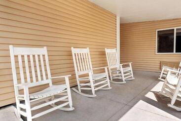 هتل Travelodge By Wyndham North Platte