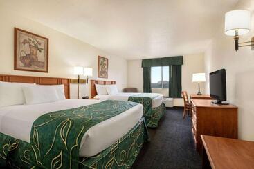 هتل Travelodge By Wyndham North Platte