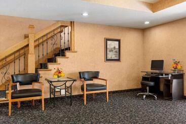 هتل Travelodge By Wyndham North Platte