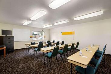 هتل Travelodge By Wyndham North Platte