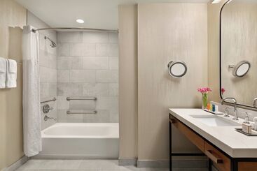 هتل Twelve Midtown, Marriott Autograph Collection