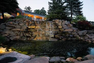 Innseason Resorts The Falls At Ogunquit