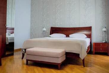 Latar Hotel Complex - Yerevan
