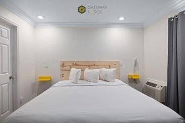 مُتل Gateway Lodge
