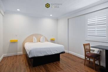 مُتل Gateway Lodge