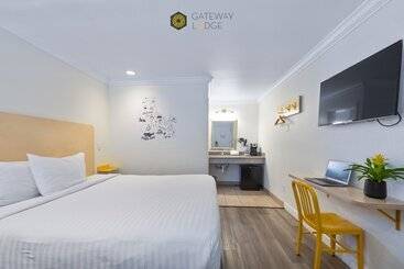 مُتل Gateway Lodge