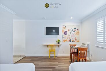 مُتل Gateway Lodge