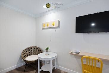 مُتل Gateway Lodge
