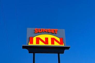 모텔 Sunset Inn