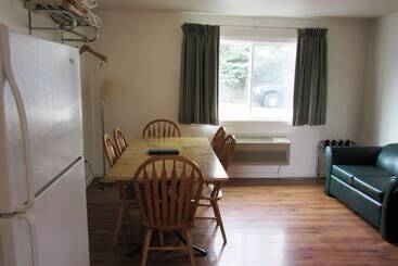 مُتل Yellowstone Country Inn