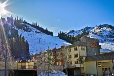 Red Wolf Lodge At Olympic Valley