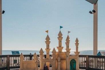 Sandcastle Oceanfront Resort South Beach